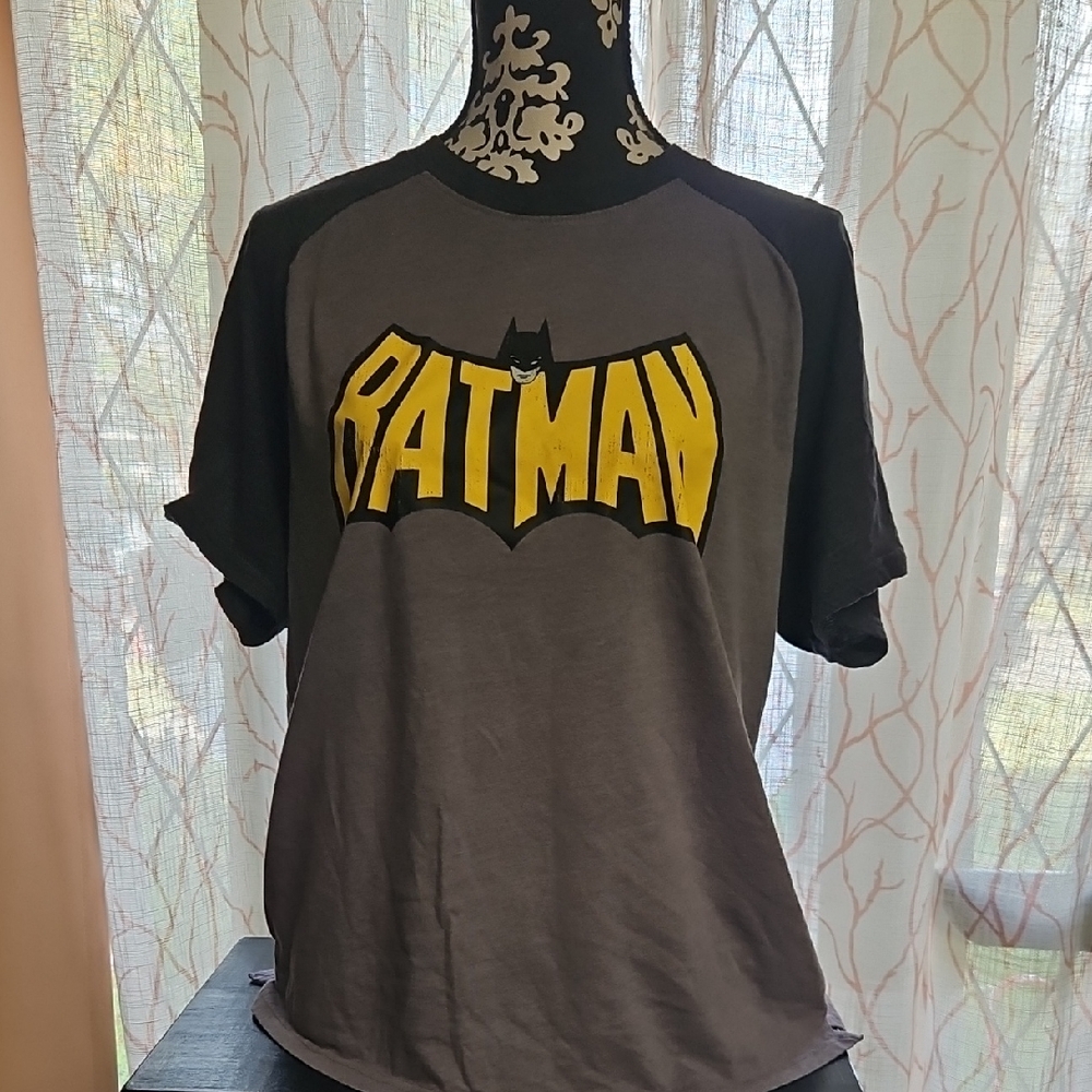 Women L Batman Graphic T-Shirt